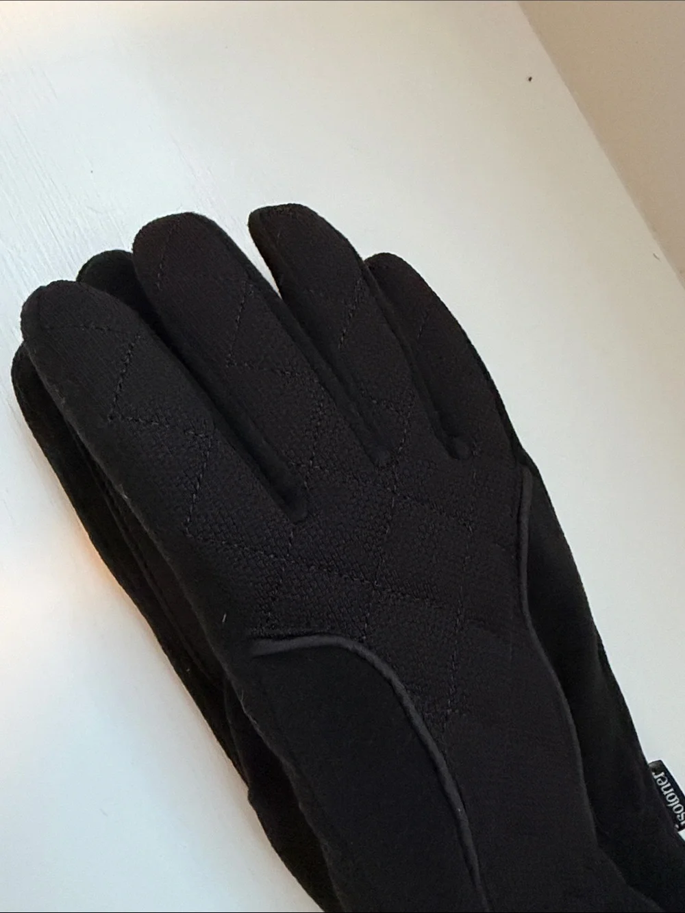 Isotoner Black Women's Quilted Water-Repellent Gloves Size S/M